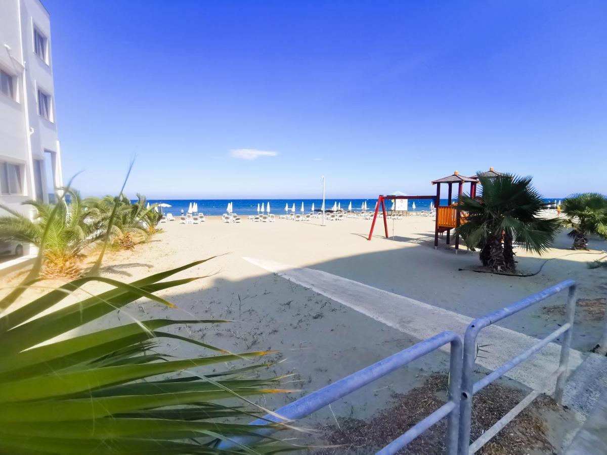 Sea-Esta Seaview Apartment, 200 Meters To The Beach Larnaca Extérieur photo