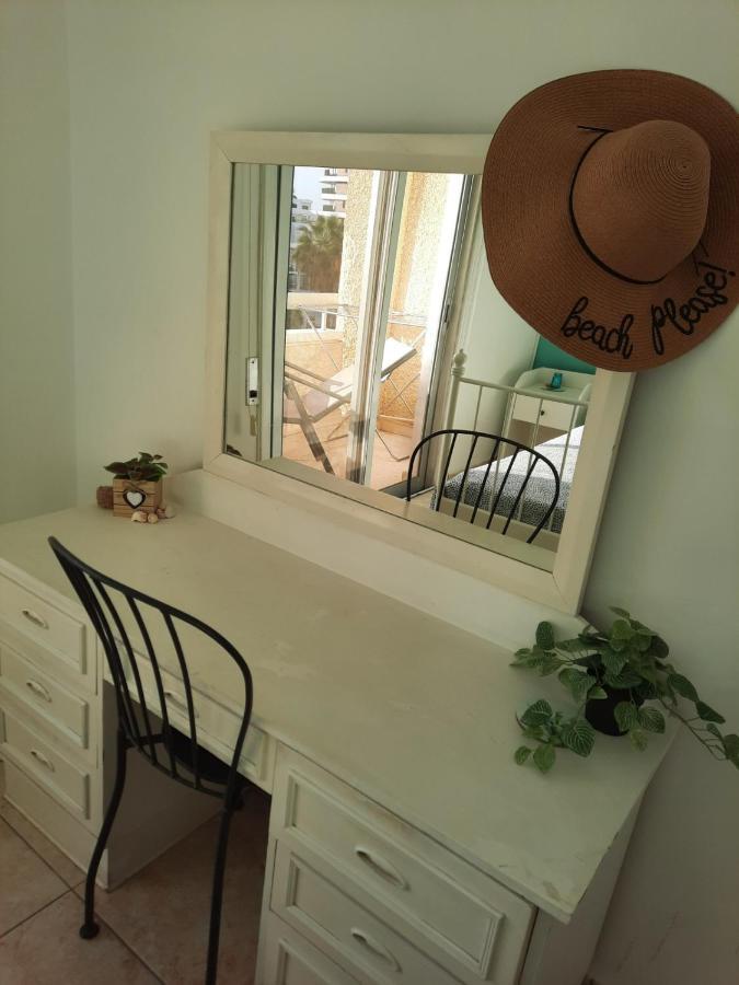 Sea-Esta Seaview Apartment, 200 Meters To The Beach Larnaca Extérieur photo